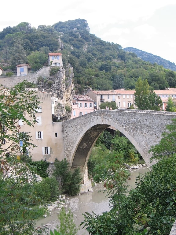 pont de nyons