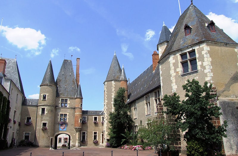 chateau des stuarts aubigny sur nere