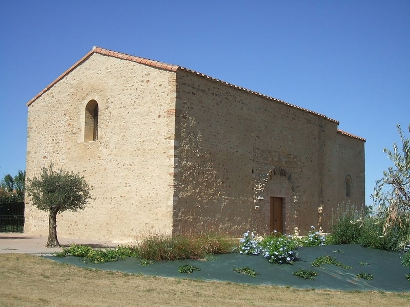 chapelle saint julien et sainte basilisse de villeneuve de la raho