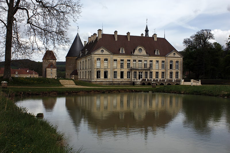 chateau de commarin