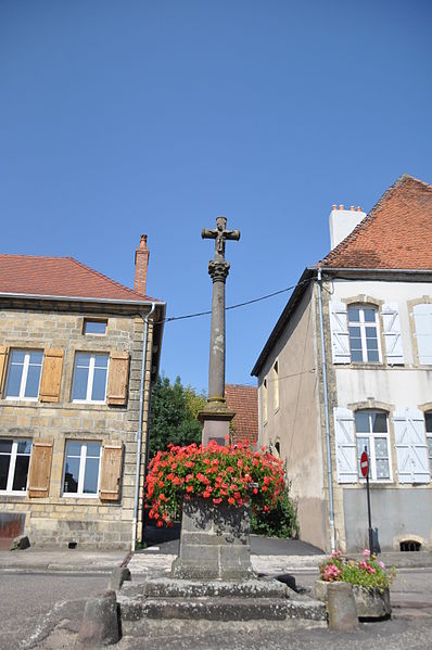 Croix de village de Faverney