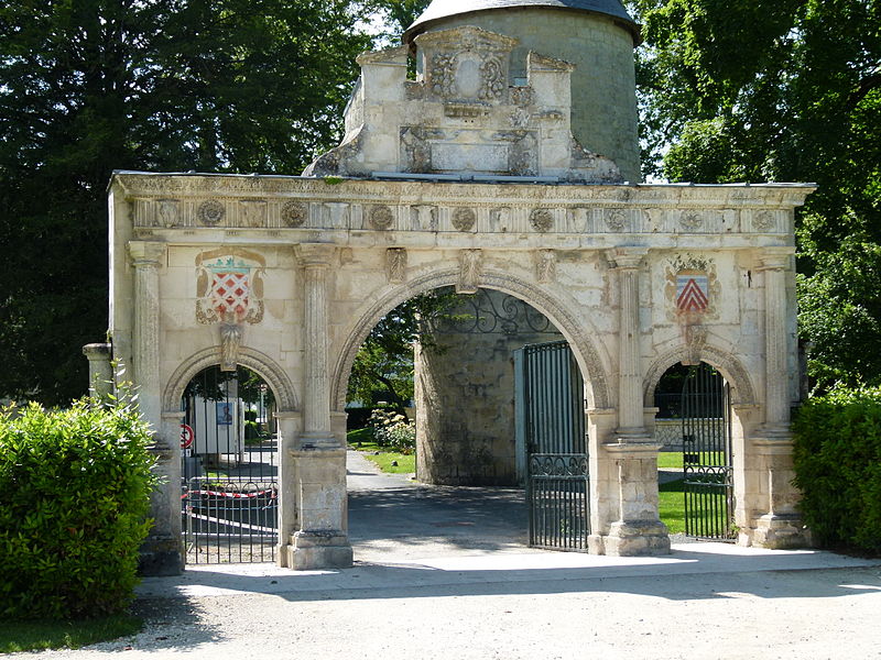 Château de Surgères