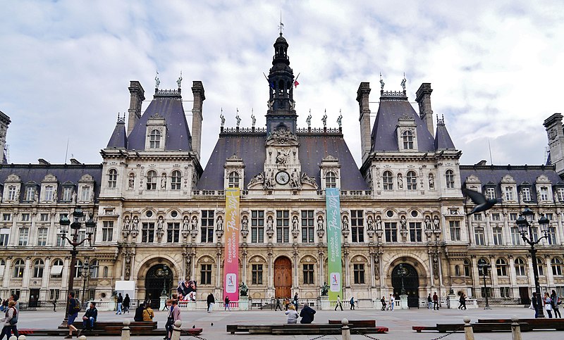 Place de l'Hôtel-de-Ville - Esplanade de la Libération