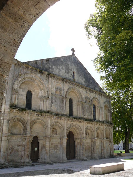 Église Notre-Dame de Surgères