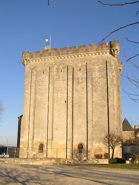 Donjon de Pons