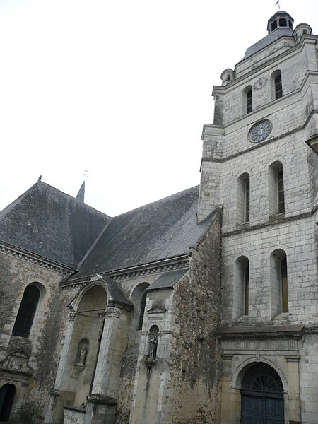 Église Saint-Pierre-et-Saint-Laurent de Baugé