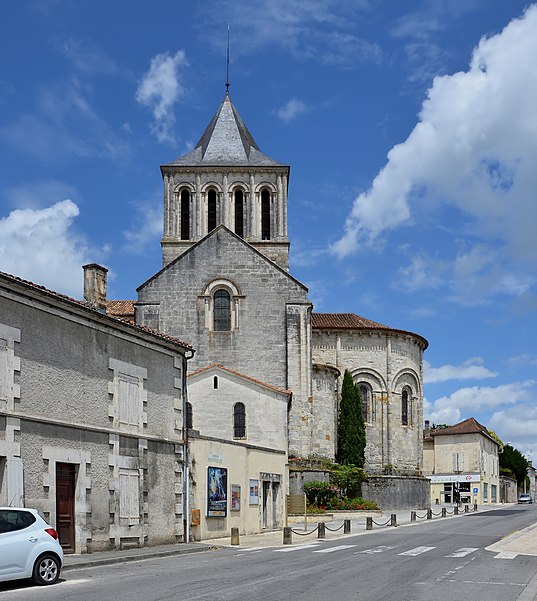 Église Saint-Denis de Montmoreau-Saint-Cybard