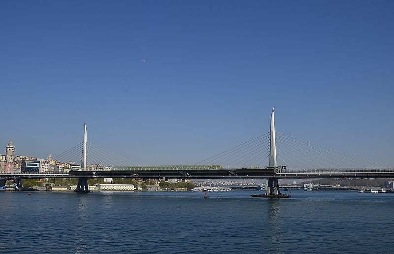 Puente atirantado