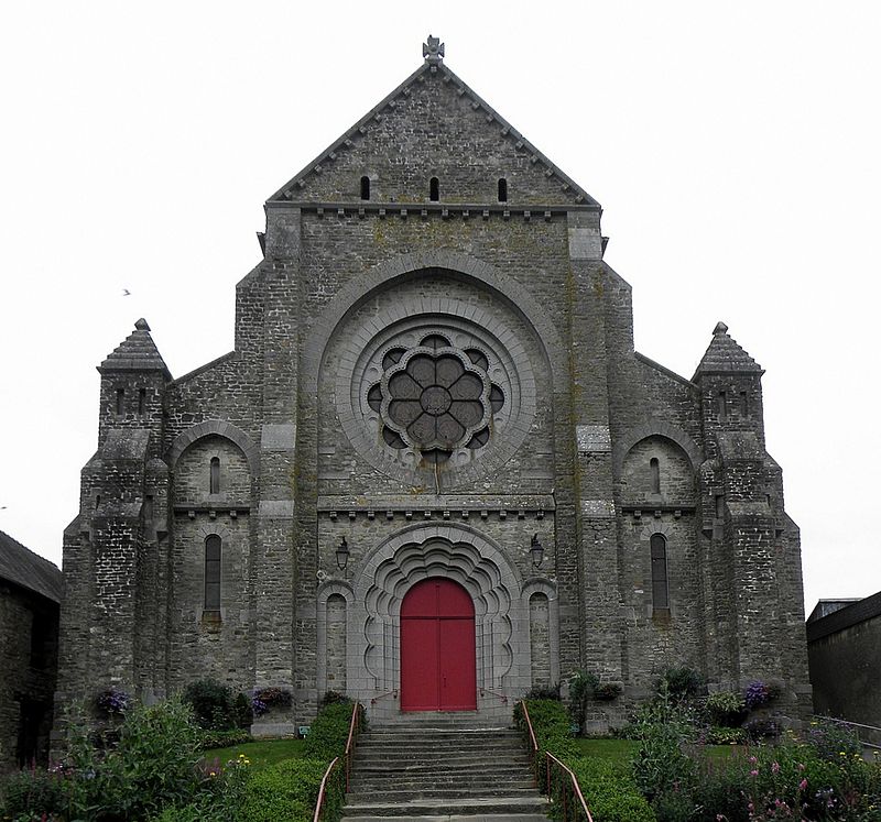 Église Saint-Aubin de Saint-Aubin-du-Cormier
