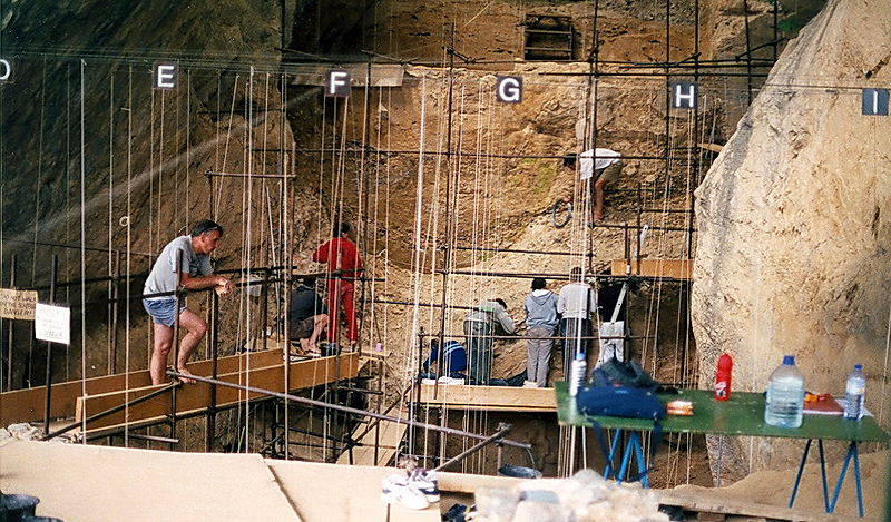Jaskinia Arago