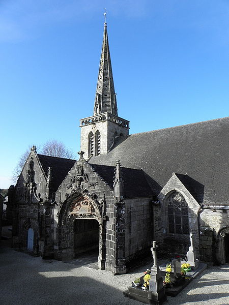 La Martyre Parish close