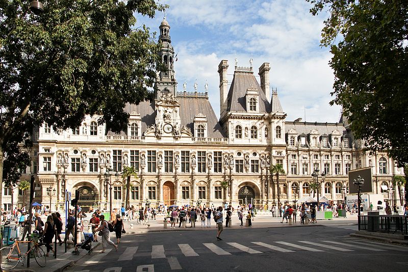 Place de l’Hôtel de Ville – Esplanade de la Libération