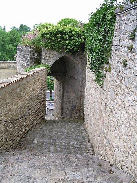 Donjon de Montignac-Charente