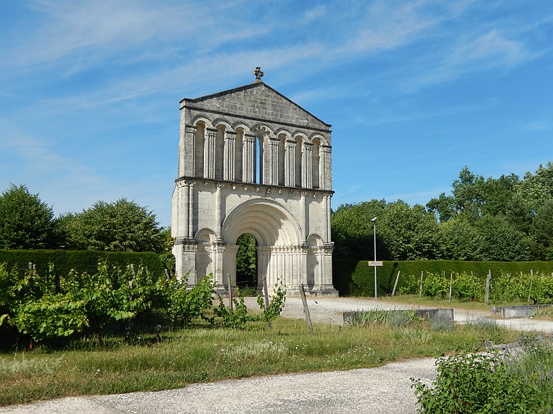 Jardin de sculpture romane de Lozay