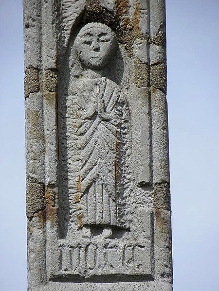 Croix de cimetière en pierre