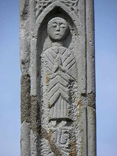 Croix de cimetière en pierre