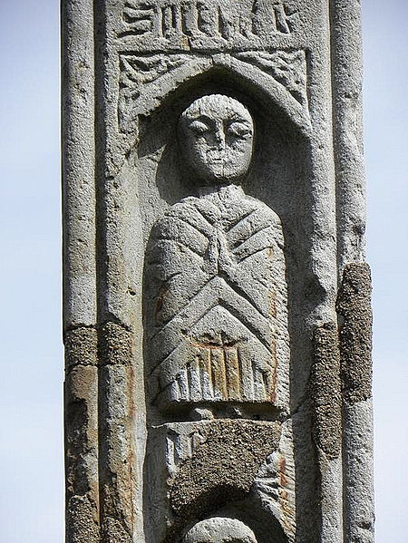 Croix de cimetière en pierre