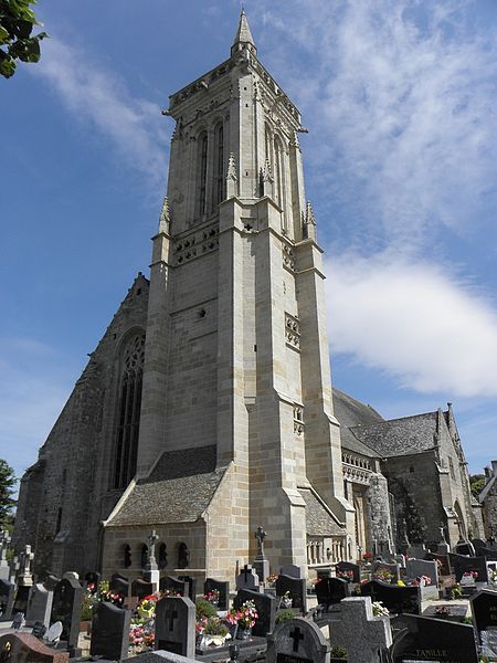 Saint-Jean-du-Doigt Parish close