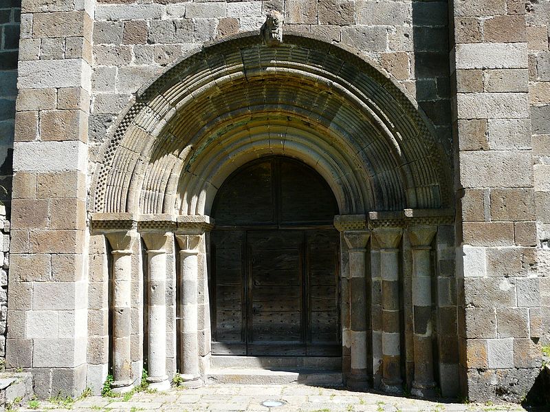 Église Saint-Pierre de Bredons