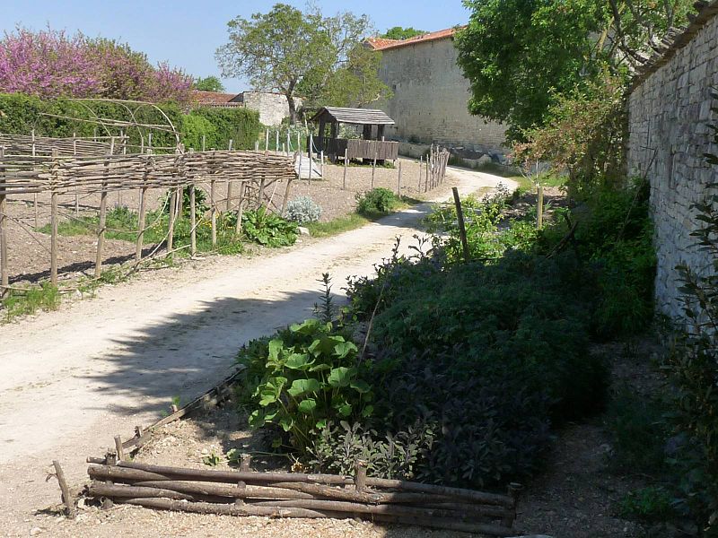 Jardin monastique de Tusson