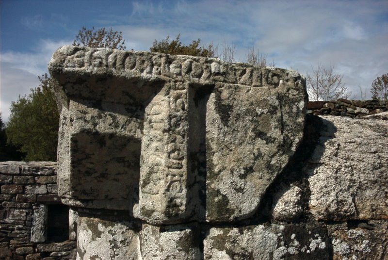 Ruines de la chapelle de Languidou