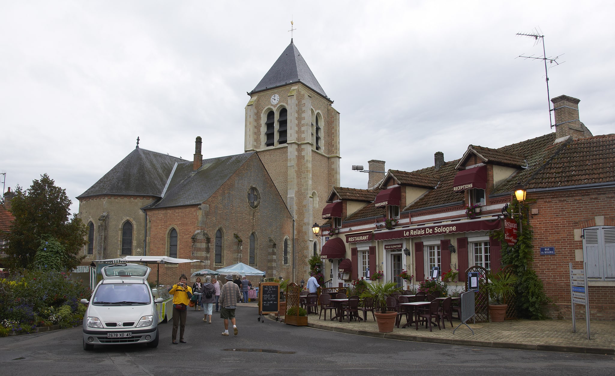 Ménestreau-en-Villette, Francia