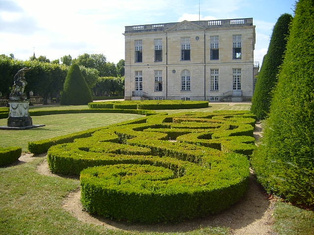 Bouges-le-Château, Francia