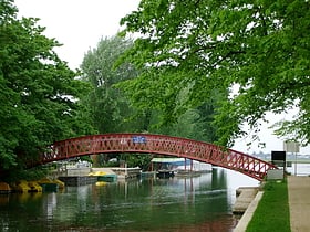 medley footbridge oksford