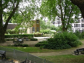 Quaker Gardens