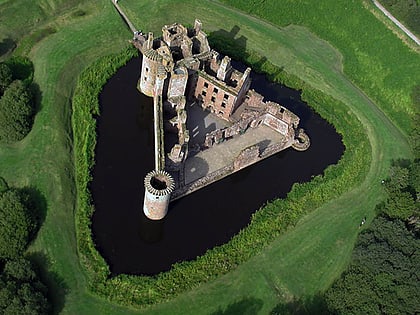 chateau de caerlaverock dumfries