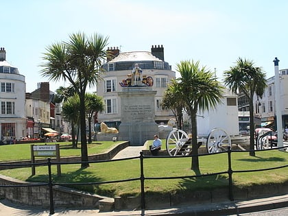 kings statue weymouth