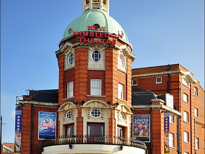 new wimbledon theatre londyn