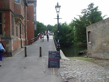 Garret Hostel Bridge