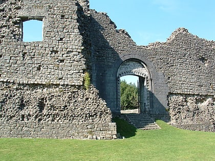 chateau de newcastle bridgend