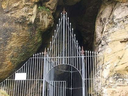 kings cave machrie