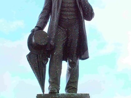 statue of george palmer reading