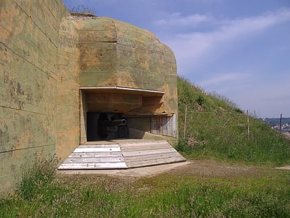 fort hommet 10 5 cm coastal defence gun casement bunker saint martin