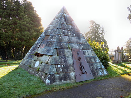 tiverton cemetery