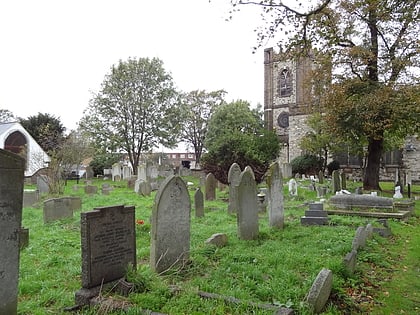 dagenham village churchyard londres