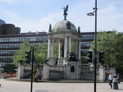 victoria monument liverpool