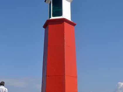 watchet harbour lighthouse