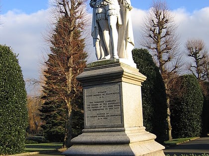 statue of richard grosvenor chester
