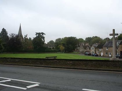 shipton under wychwood cotswold water park