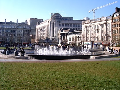 piccadilly gardens manchester