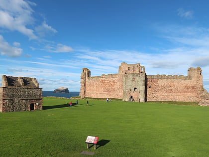 chateau de tantallon north berwick