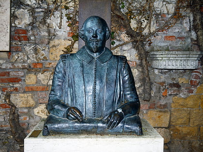 monumento funerario de shakespeare stratford upon avon