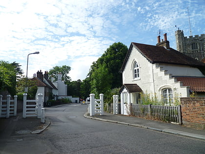 gate house and gate potters bar