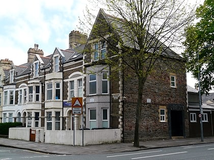 2 Glynrhondda Street