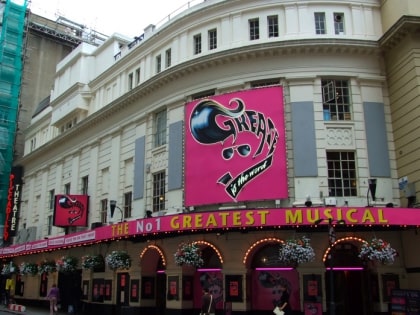 piccadilly theatre londres