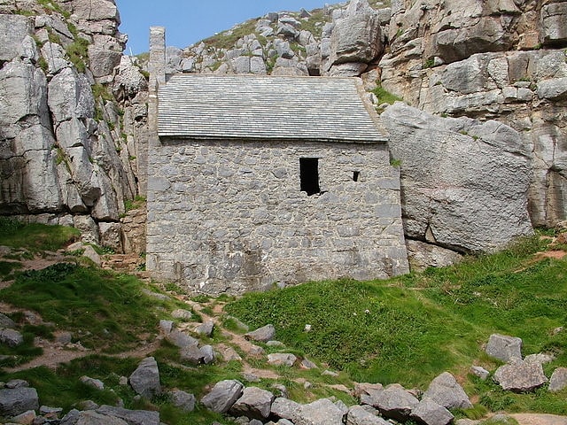 chapelle de saint govan parc national cotier du pembrokeshire
